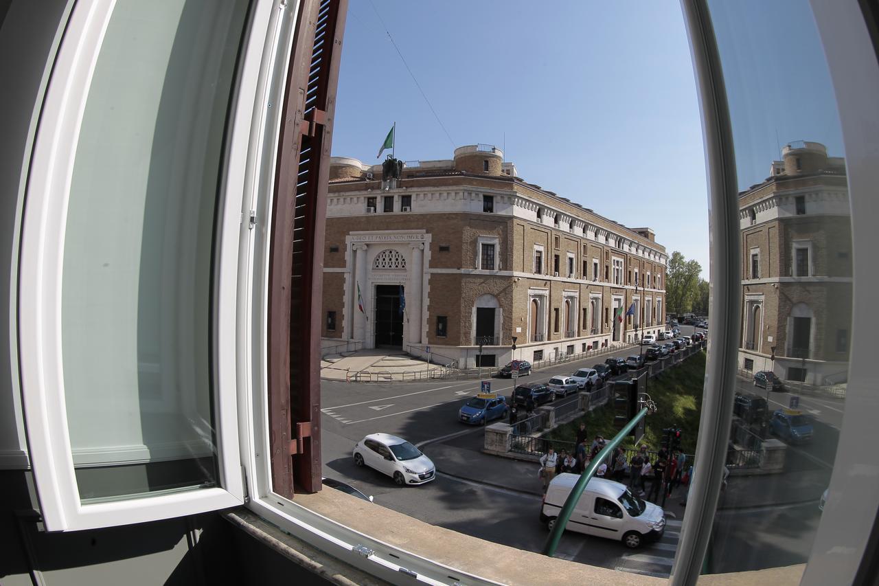 We Love Roma Guesthouse ภายนอก รูปภาพ